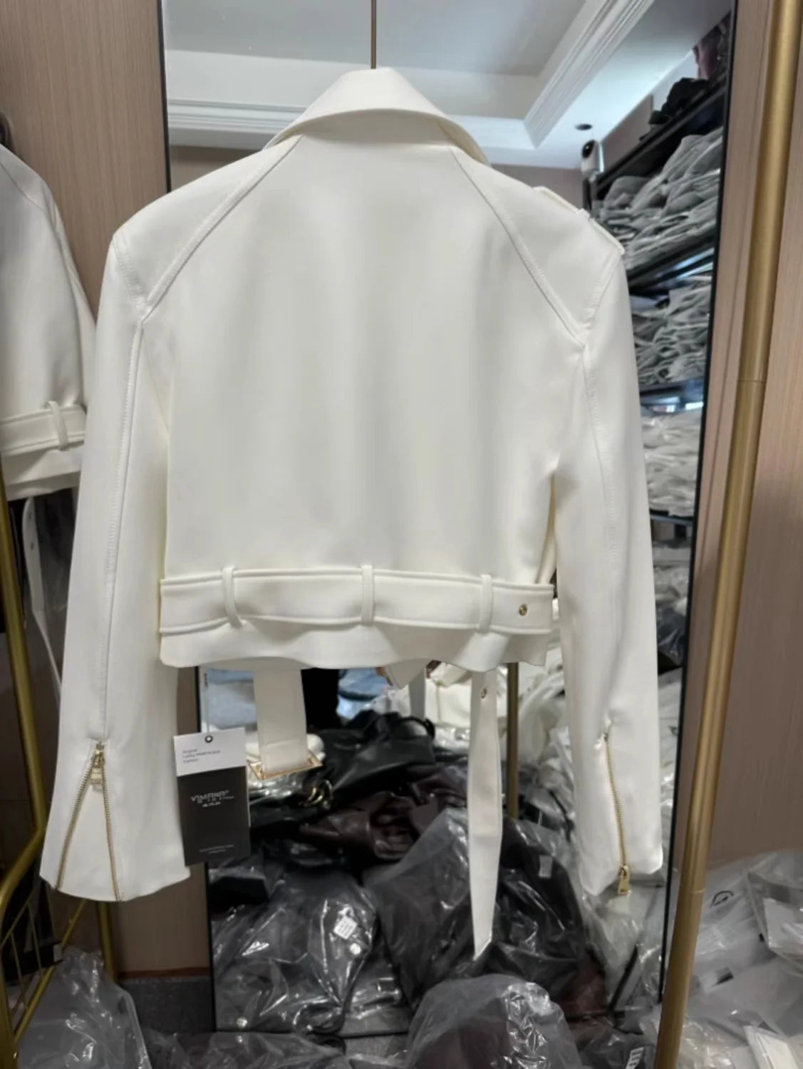 Joker suit collar